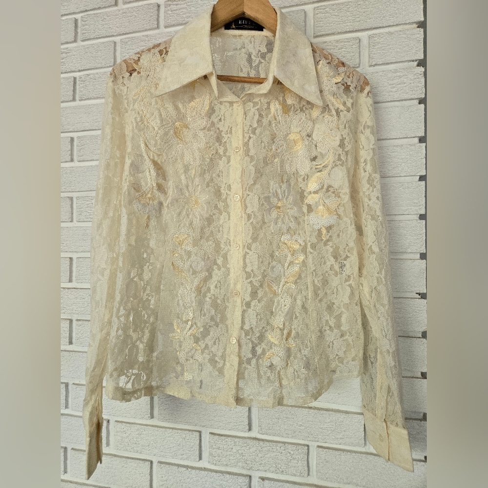Beautiful Vintage Cream Lace Blouse W/embroidery. Size Med.